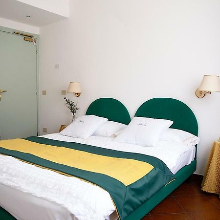 Hotel Iva Diano Marina Exterior photo