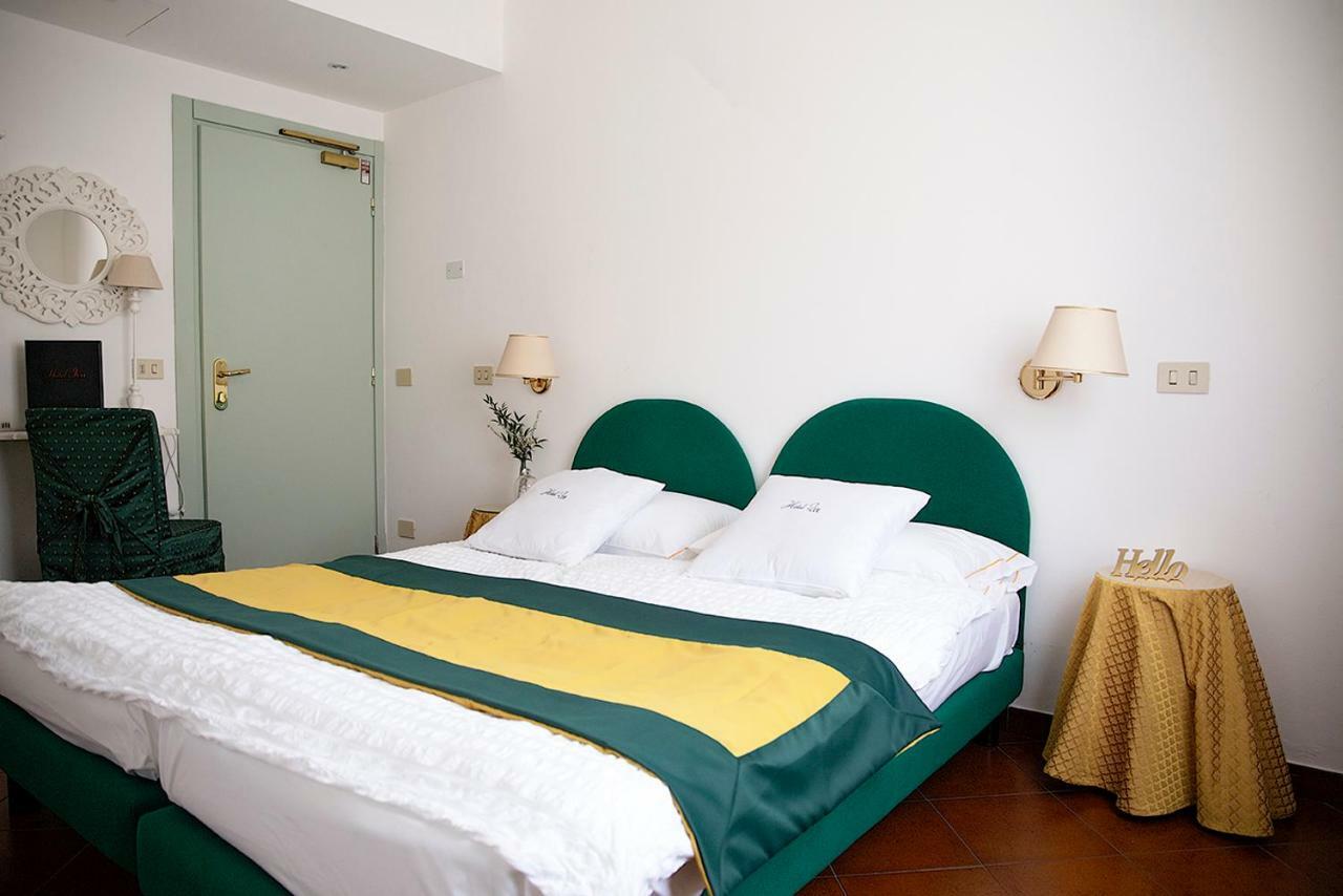 Hotel Iva Diano Marina Exterior photo