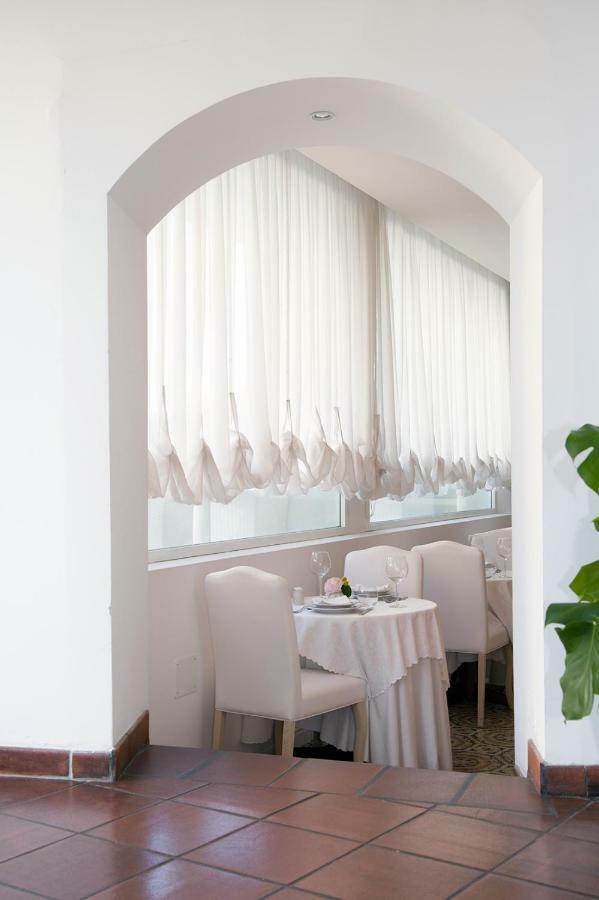Hotel Iva Diano Marina Exterior photo