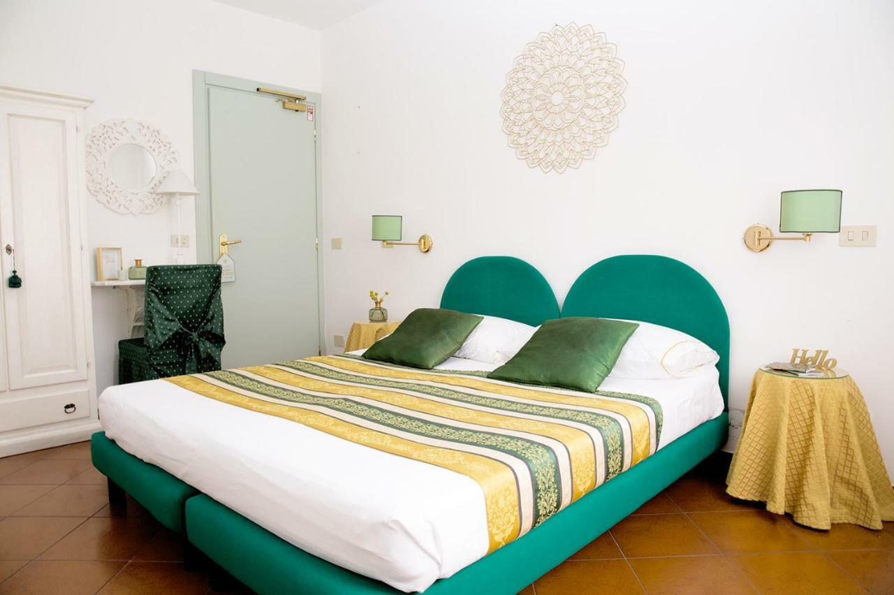 Hotel Iva Diano Marina Exterior photo